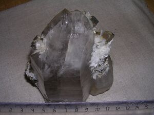 FMM 1 85061 bertrandite EM.JPG